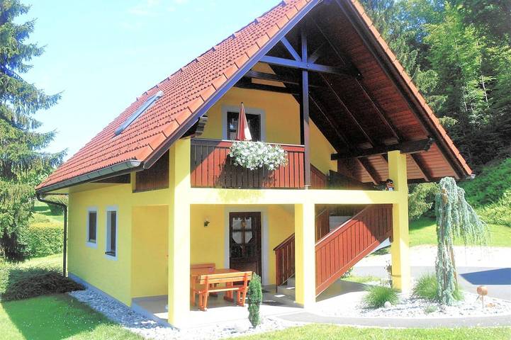 Chalet für 6 Personen, mit Pool und Garten - 1