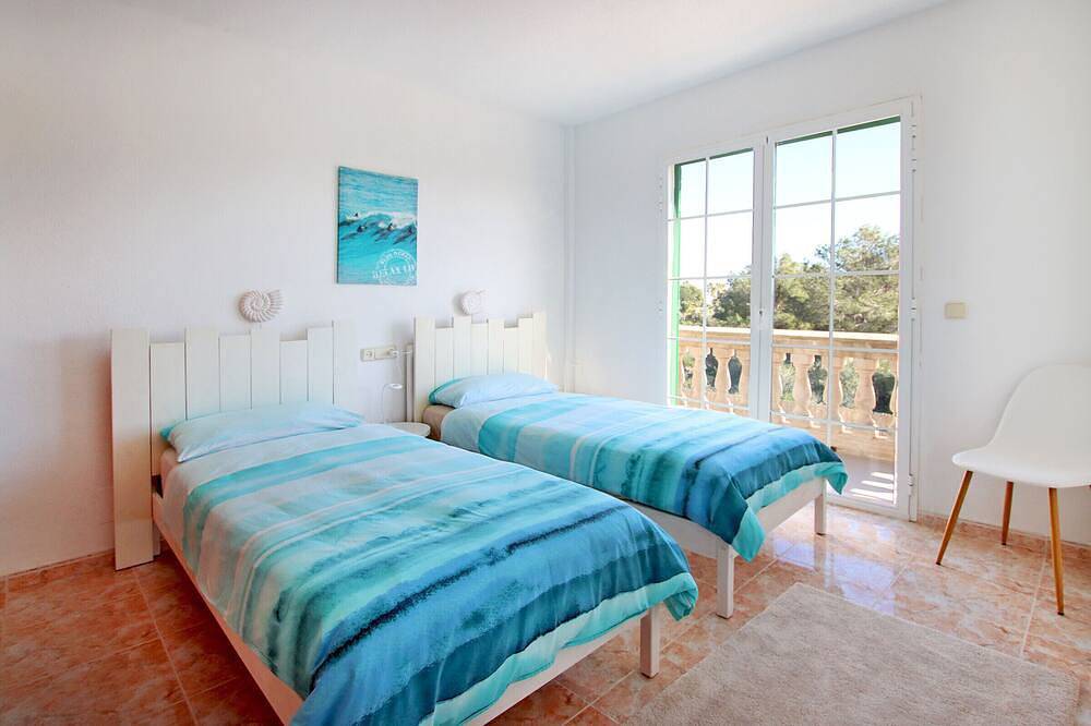 Villa Domingos, a comfortable holiday house with a private pool and Bbq in Cales de Mallorca in Calas de Mallorca, Manacor