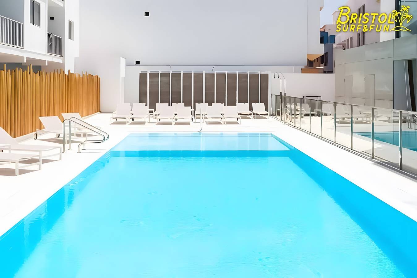 Apartamento entero, B-rent bristol beach surf & fun in Puerto de Corralejo, La Oliva