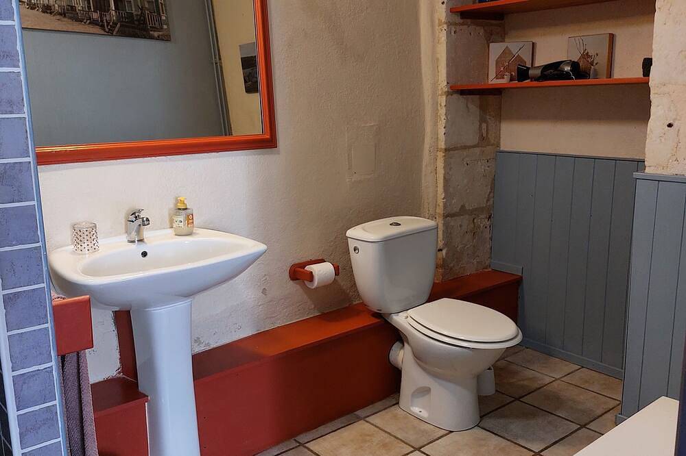 Chambre D'hôtes Spacieuse Entre Terre et mer Dans la Campagne Paisible in Saint-Romain-de-Benet, Saintes e dintorni