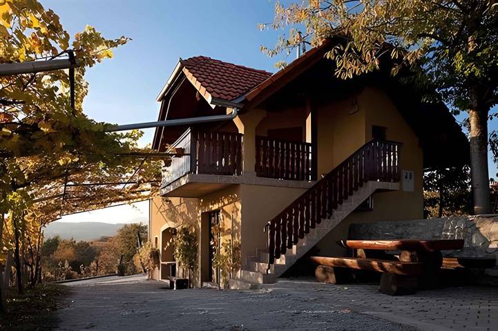 Ferienhaus für 5 Personen, mit Balkon und Garten in Möttling