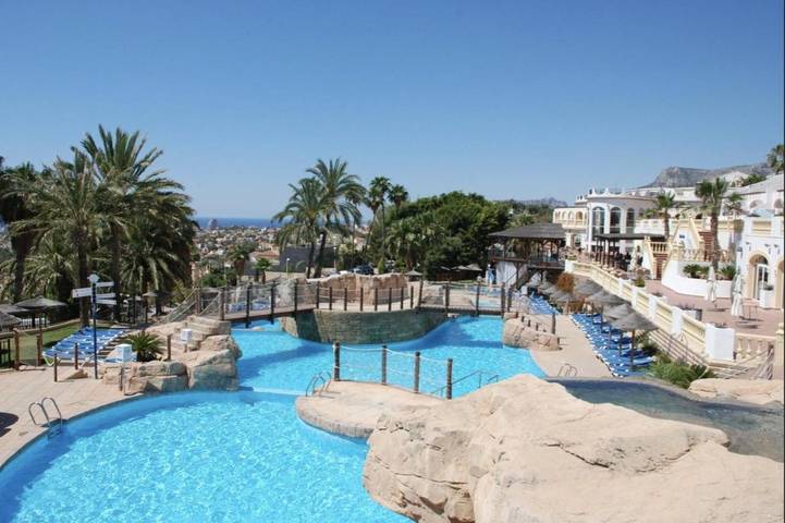 Bungalow para 5 personas, con vistas y piscina para niños además de piscina y jardín, Se admiten mascotas en Calpe