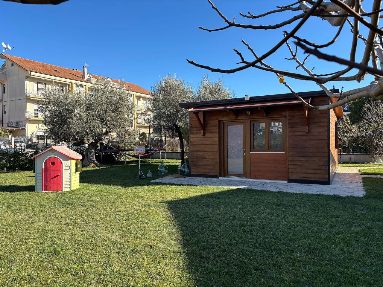 Ferienhaus 'Dependance mit Garten in Pescara' mit Garten, Wlan und Klimaanlage in Spoltore, Pescara Provinz