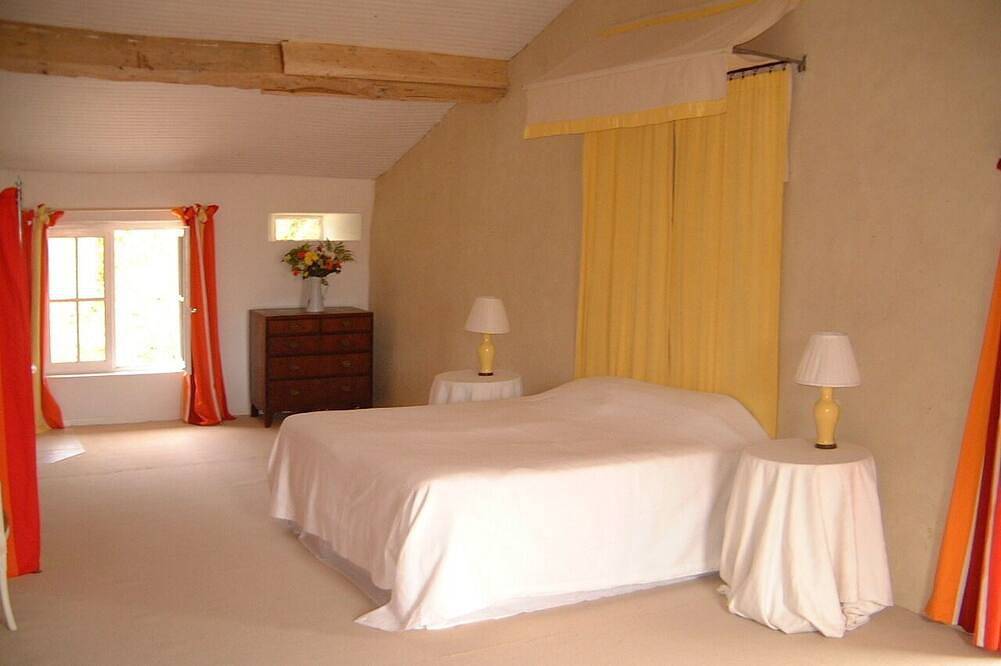 La Bomba est une magnifique ferme dans la campagne glorieuse avec piscine privée. in Saint-Paulet, Région de Carcassonne