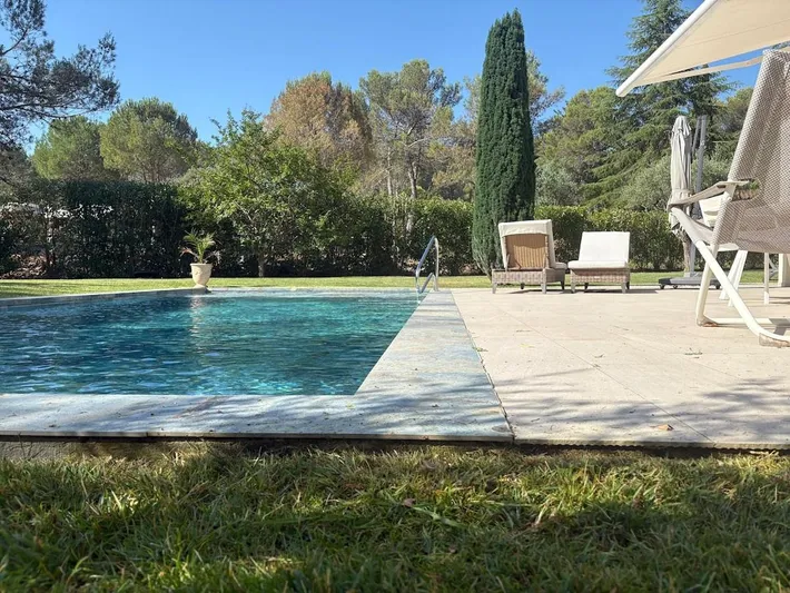 Villa pour 10 personnes, avec vue ainsi que piscine et jardin, animaux acceptés - 1
