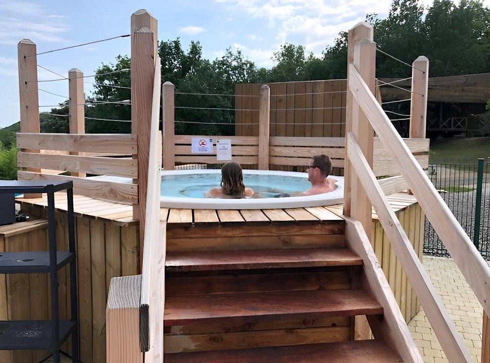 Villages Vacances Château de Termes - Cabane in Saint-Denis-lès-Martel, Lot