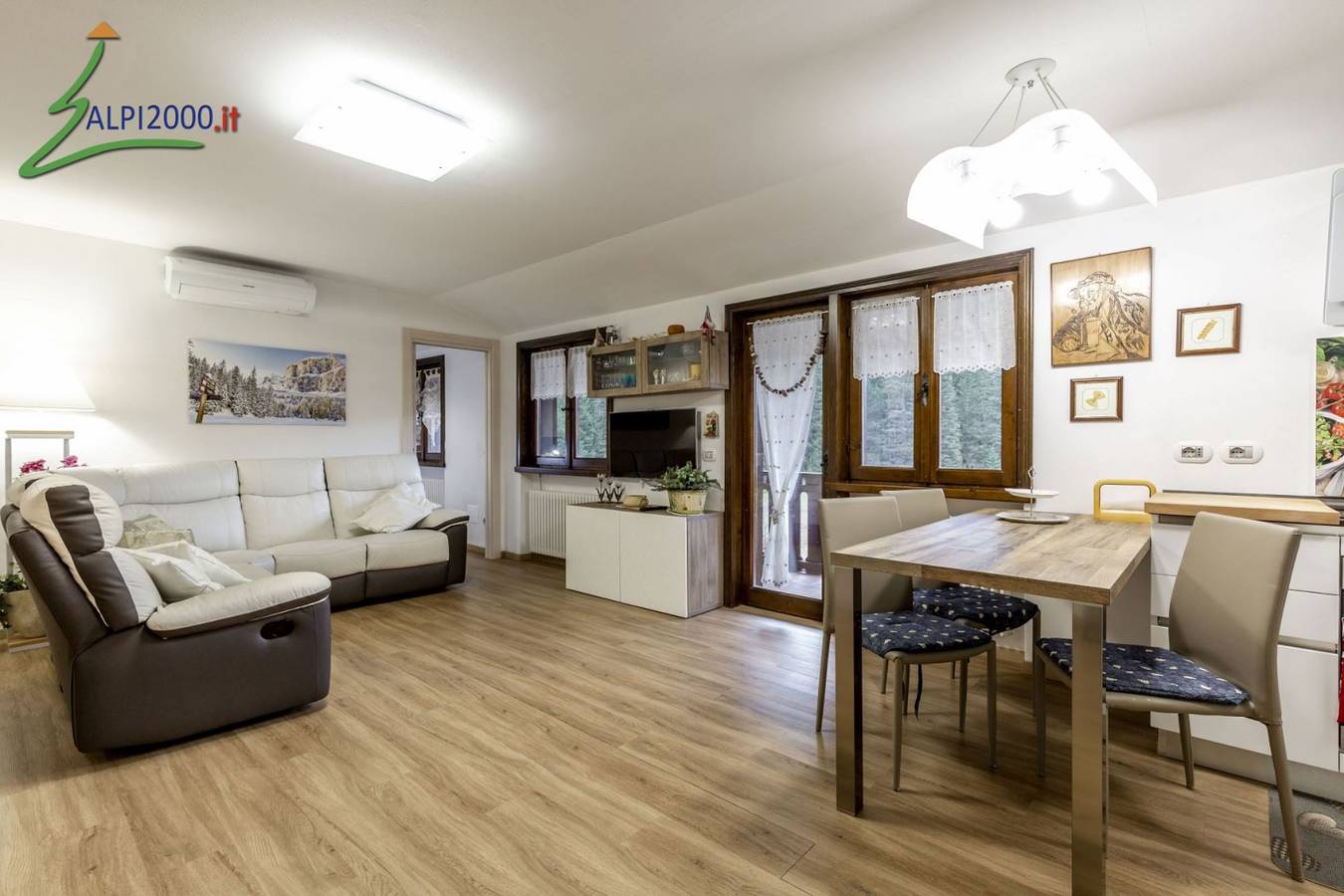 Ganze Ferienwohnung, Ferienwohnung für 4 Personen mit Balkon in Canazei, Dolomiti Superski
