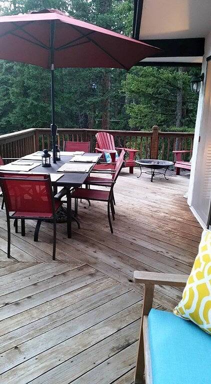 Vacation rental for 4 people, with yard and hot tub, with pets in Summit County