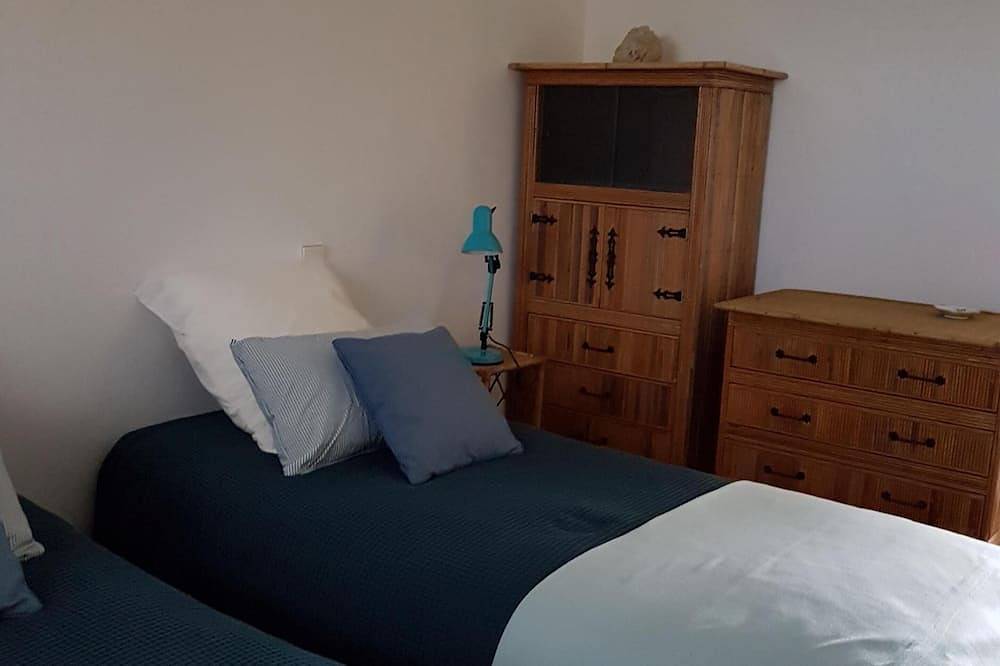 Ganze Wohnung, Renovierte Wohnung 2018; Balkon mit Blick aufs Meer, drei Zimmer (76m2), privater Park in Cagnes-sur-Mer, Mittelmeerküste (Frankreich)