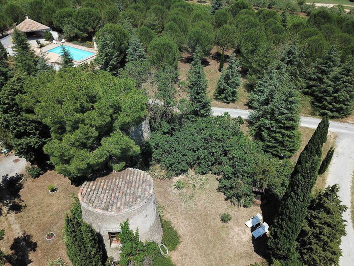 Gîte pour 6 personnes, avec Terrasse ainsi que Jardin et Piscine