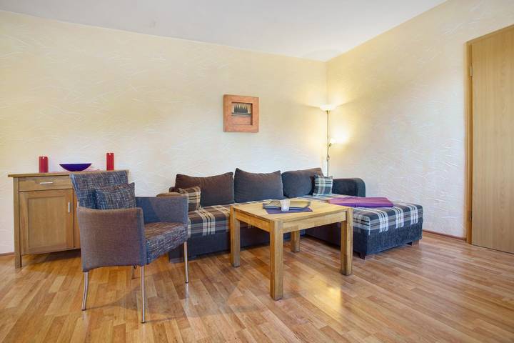 Entire apartment, Apartment 'Drewitzer See, 40qm' with Private Terrace, Shared Garden and Wi-Fi in Malchin, Kummerower See