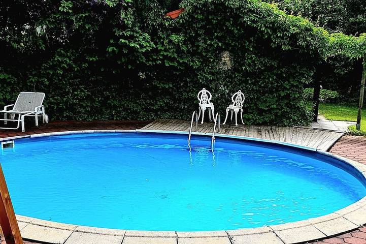Ferienhaus für 14 Personen, mit Balkon und Garten sowie Pool