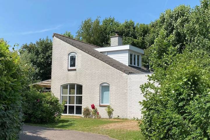 Ferienhaus für 6 Personen, mit Pool und Balkon sowie Whirlpool auf Texel