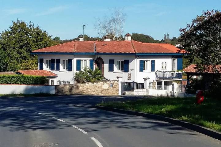 Holiday apartment for 8 people, with hot tub and balcony as well as garden - 1