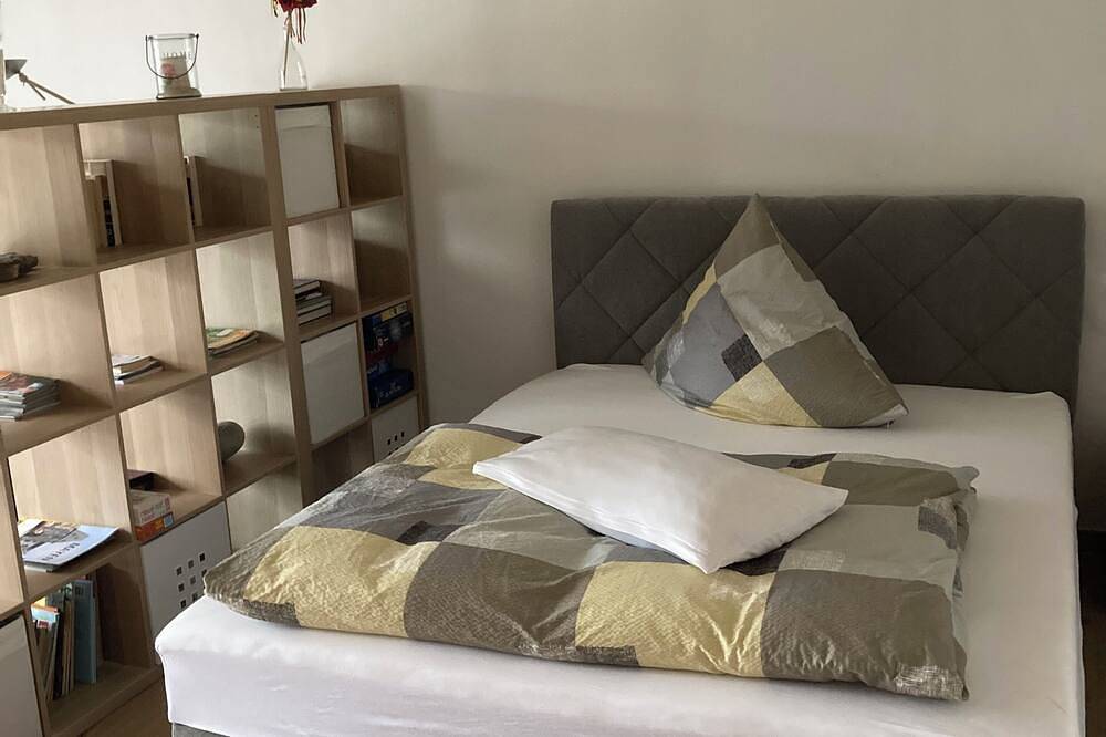 Ganze Wohnung, Schöne, Fewo,Nähe Nürburgring, ideal zum Wandern/ Traumpfade, kostenlose Wlan in Luxem, Osteifel