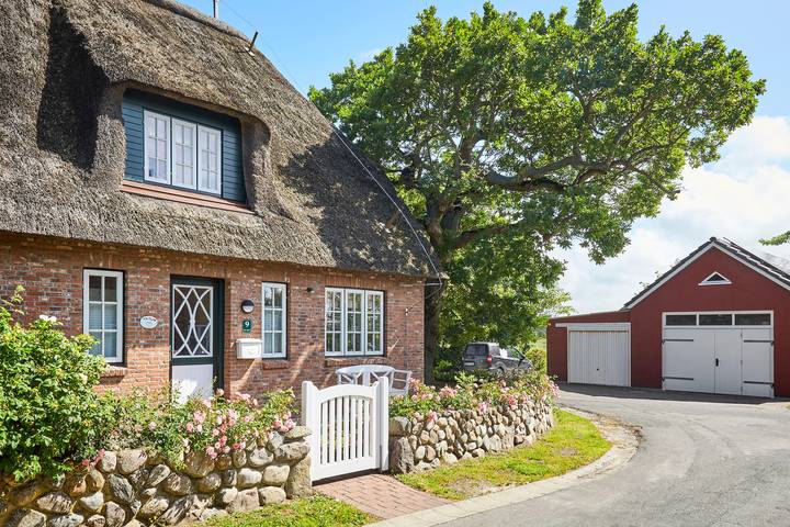 Ferienhaus für 6 Personen, mit Terrasse und Sauna sowie Garten in Utersum - 2