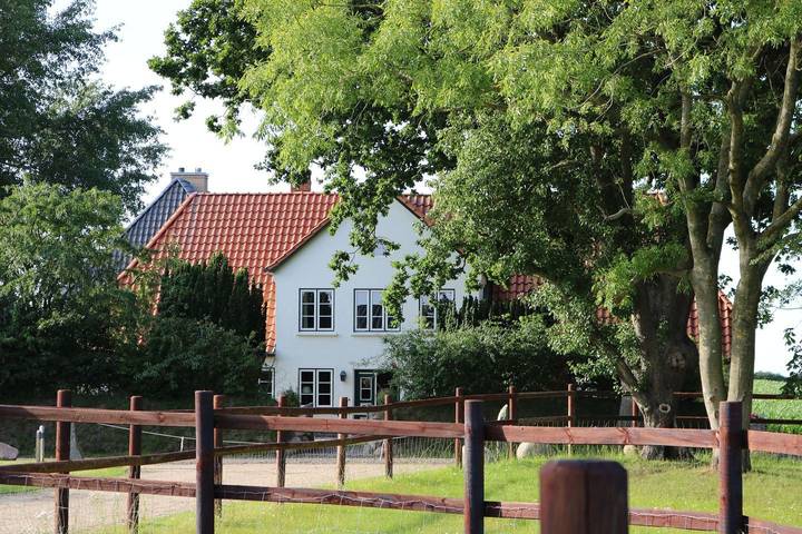 Ferienhaus für 9 Personen, mit Terrasse und Garten sowie Sauna und Ausblick in Pommerby
