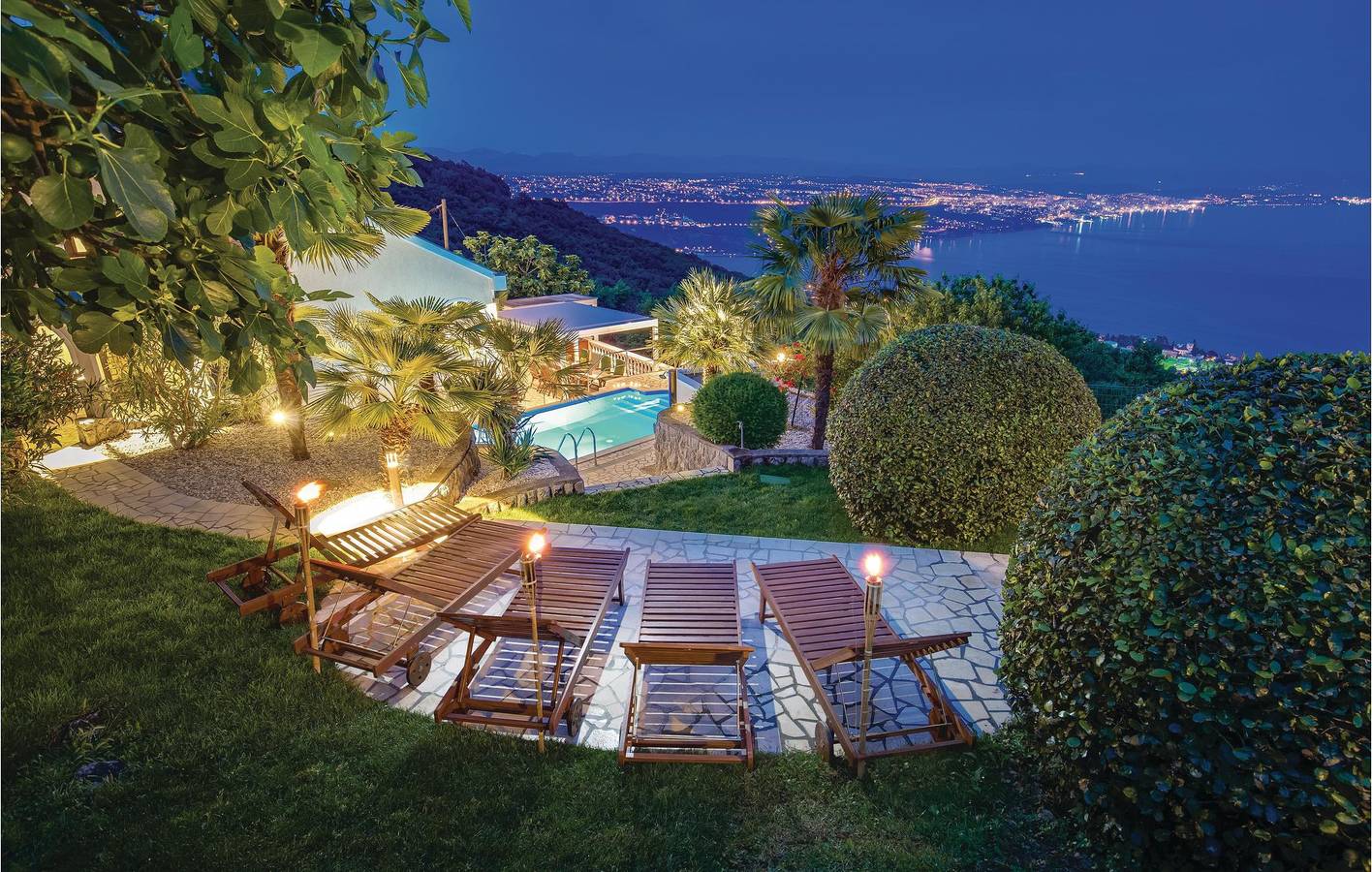 Holiday home for 16 people with view in Općina Matulji, Opatija Riviera