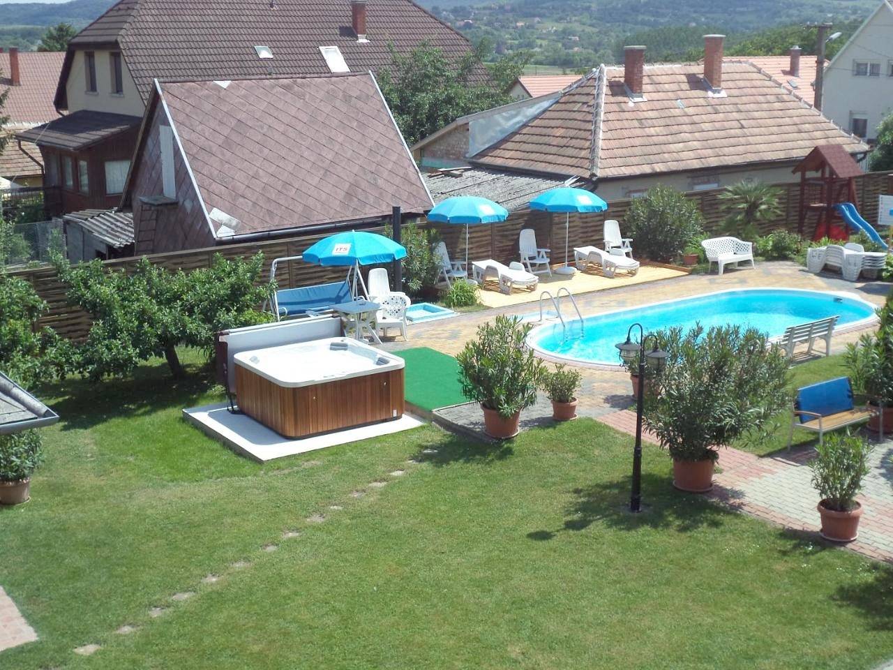 Holp Vendégház Panzió in Balatonföldvar, Plattensee Südufer