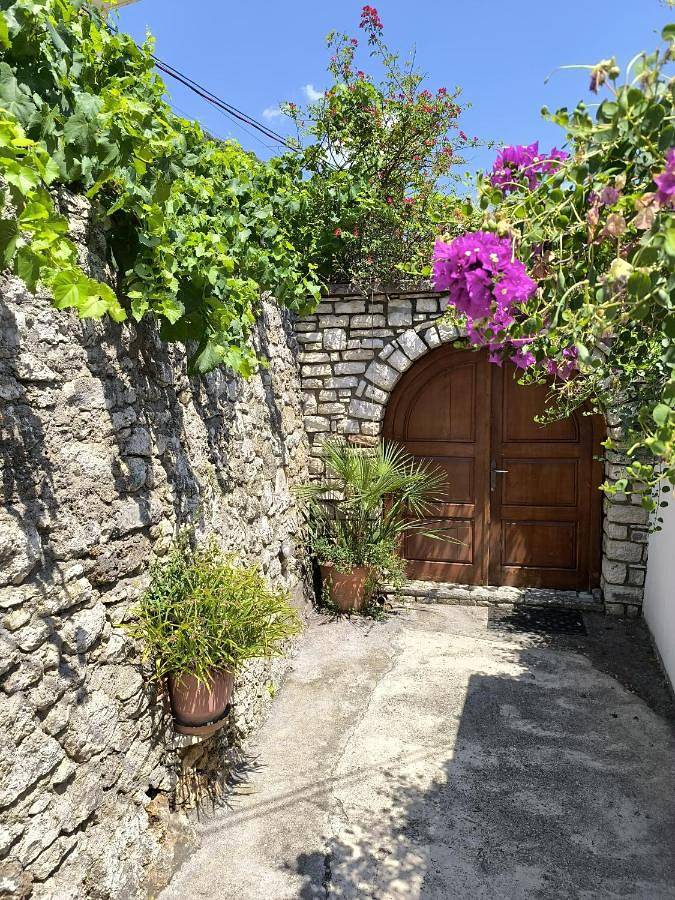 Maison d’hôte pour 3 personnes, avec jardin à Himarë - 2