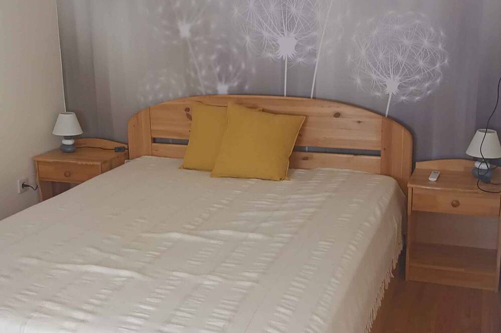 Ganze Wohnung, Ferienwohnung nur 300 m vom Strand mit Klimaanlage in Balatonőszöd, Plattensee Südufer