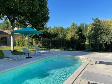 Maison d’hôte pour 4 personnes, avec piscine ainsi que jardin et terrasse à Mollégès