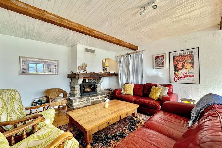 Gîte pour 15 personnes, avec jacuzzi et jardin à Escala