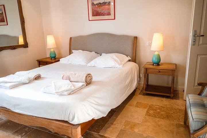 Location de vacances pour 4 personnes, avec jacuzzi et piscine ainsi que jardin et terrasse, animaux acceptés à Castelnau-de-Montmiral - 2