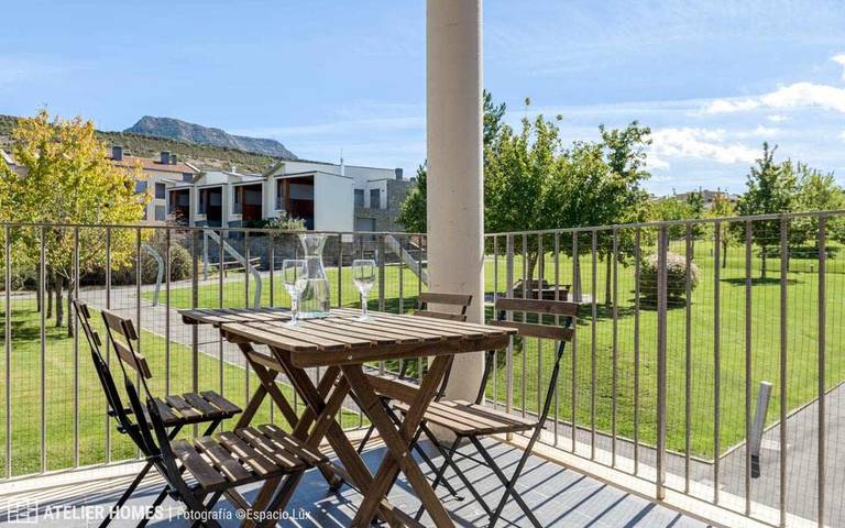 Apartamento de vacaciones para 7 personas, con piscina además de terraza y vistas - 1