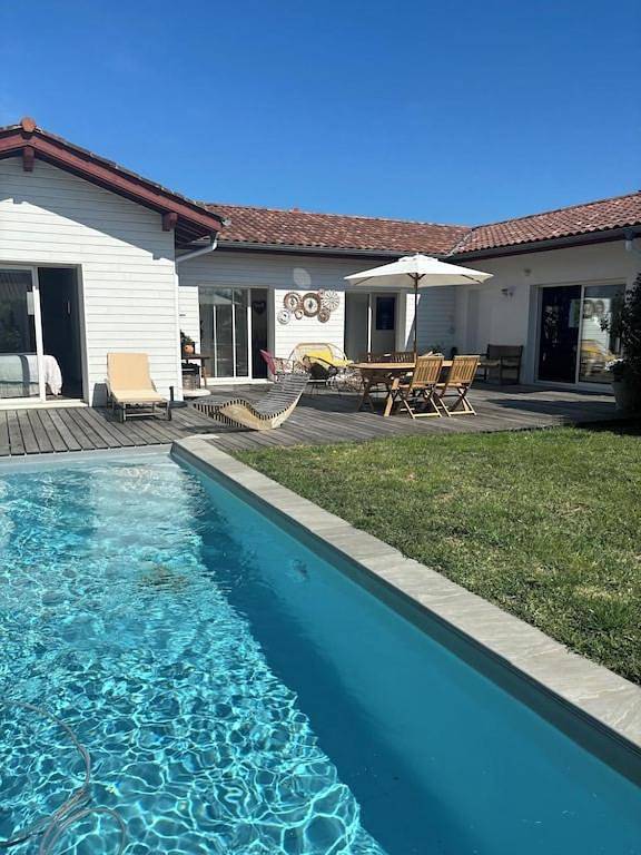 Villa pour 6 personnes, avec balcon ainsi que vue et piscine à Bidart - 3