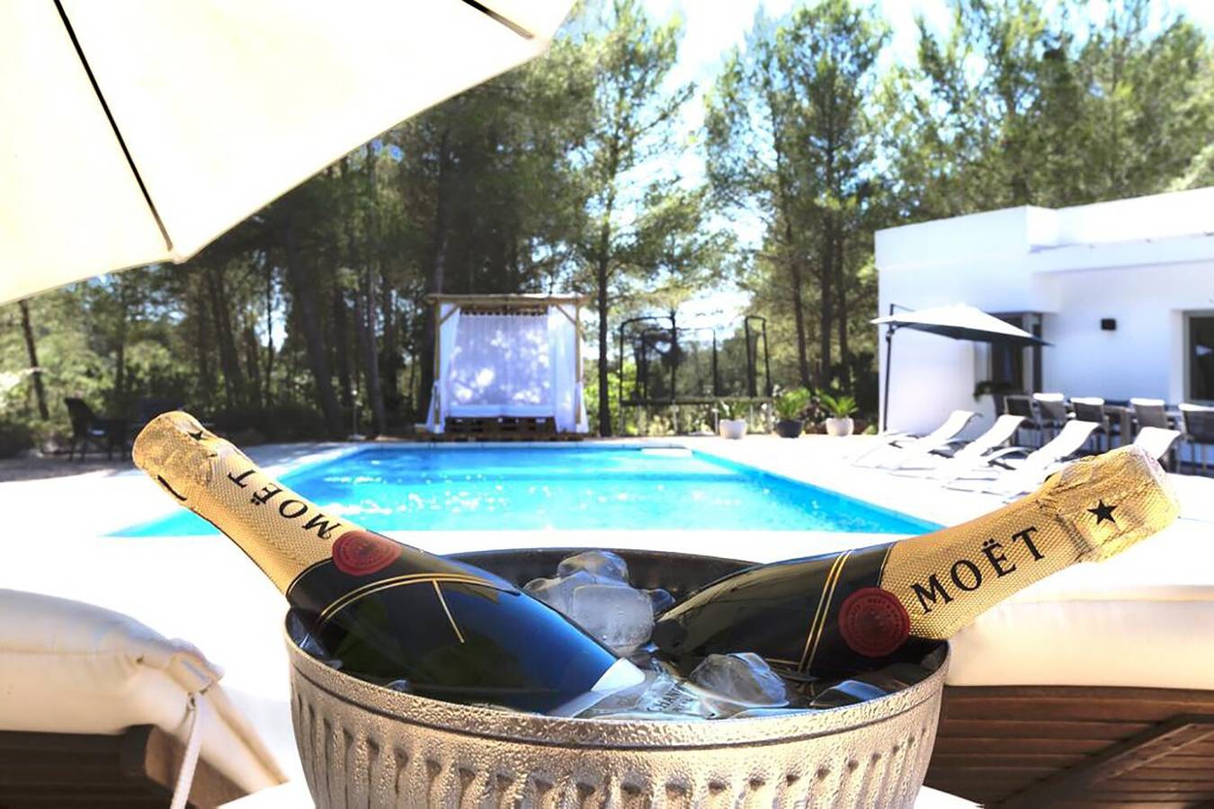 Villa "Can Drago" Privater Pool, großer Garten, Terrasse, Wlan und Klimaanlage in Santa Gertrudis de Fruitera, Santa Eulària des Riu