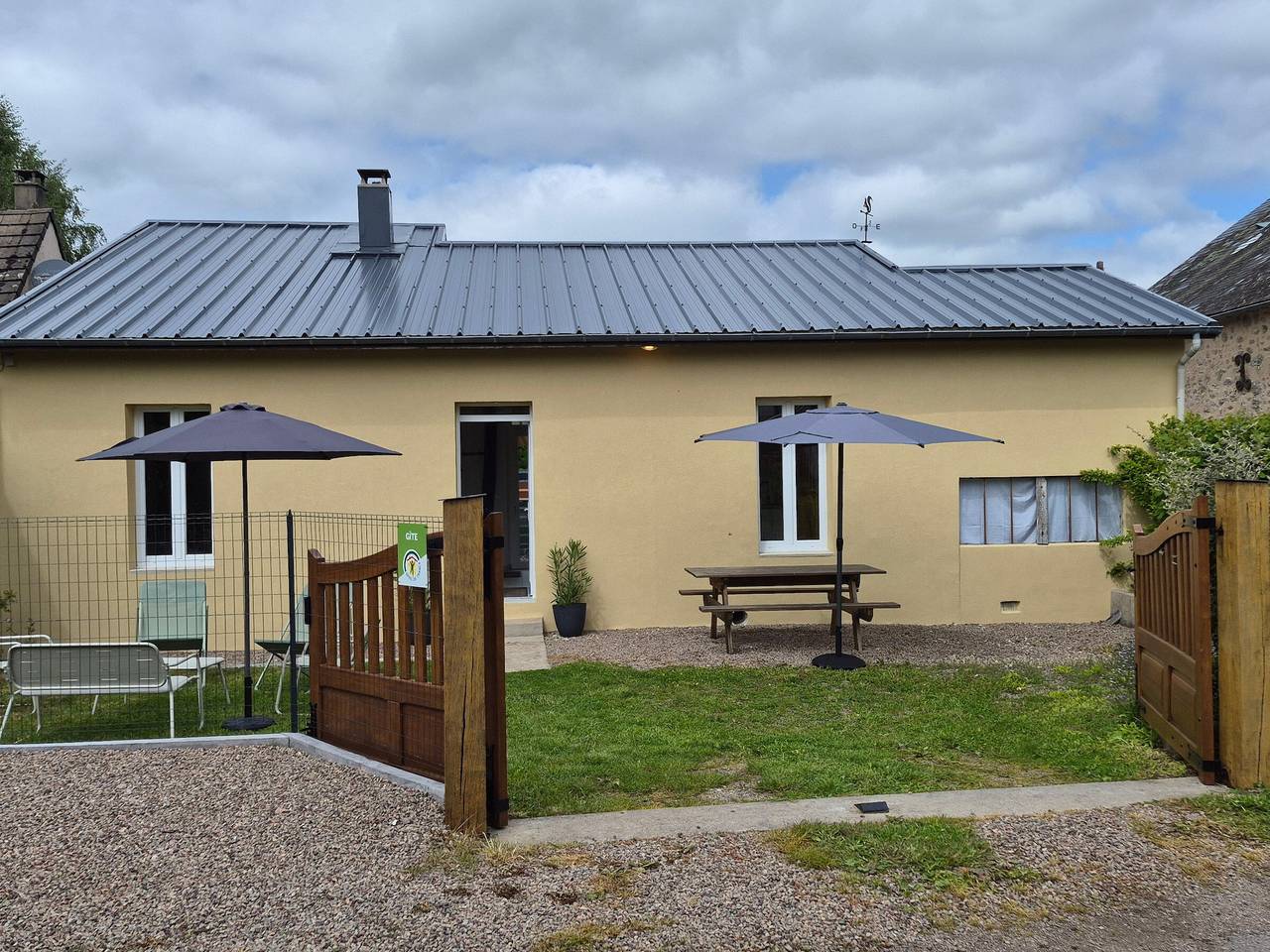 Charming lodge, lake view - 6 guests in Moux-en-Morvan, Morvan Regional Nature Park