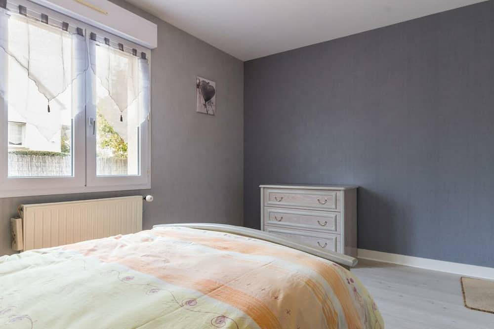 Charming single-story house near beaches with private garden in Saint-Pair-sur-Mer, Côte de la Déroute