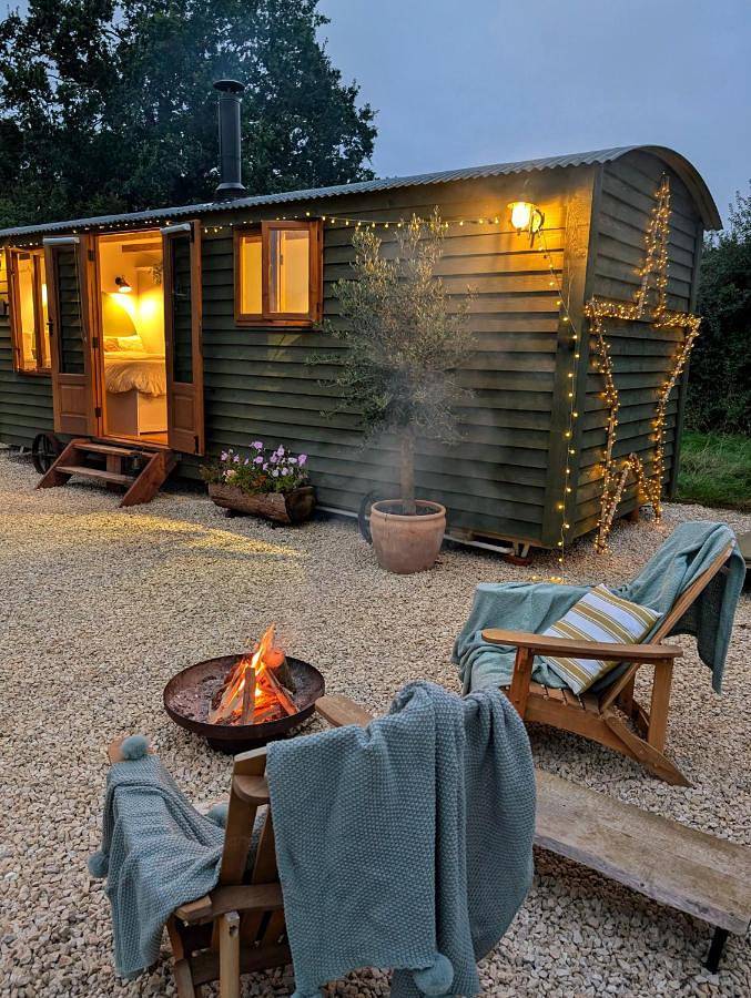 Camping for 2 people, with Terrace and Hot tub as well as View in Essex