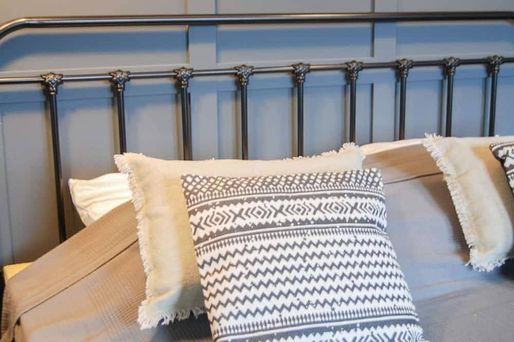 Ganze Wohnung, Ferienhaus Alte Schule Mötsch - Rektorenwohnung - 90 qm in Bitburg, Eifelkreis Bitburg-Prüm