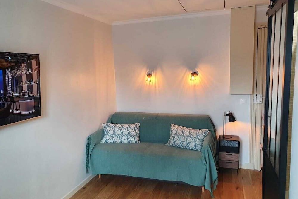 Ganze Wohnung, Newly renovated studio 15 minutes from central Paris in Asnières-sur-Seine, Hauts-de-Seine
