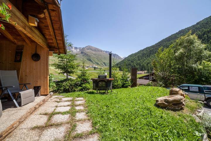 Appartement entier, Appartement "Haus Fliri" dans la vallée d'Etschtal avec Wi-Fi, jardin et terrasse in Melag, Graun