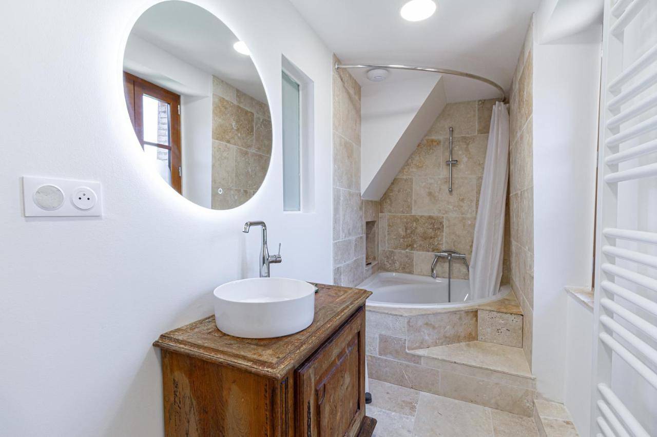 B&B du Couvent, chambre aux paons in Giroussens, Région de Castres