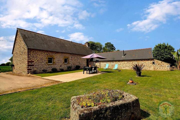 Location de vacances pour 4 personnes, avec vue et jardin à Le Châtellier - 3