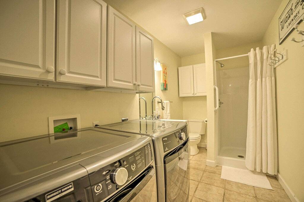 Kentucky Lake House with a Great Outdoor Space! in Kentucky Lake