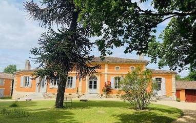 Cottage pour 2 personnes, avec jardin ainsi que vue et terrasse à Saint-Ciers-sur-Gironde