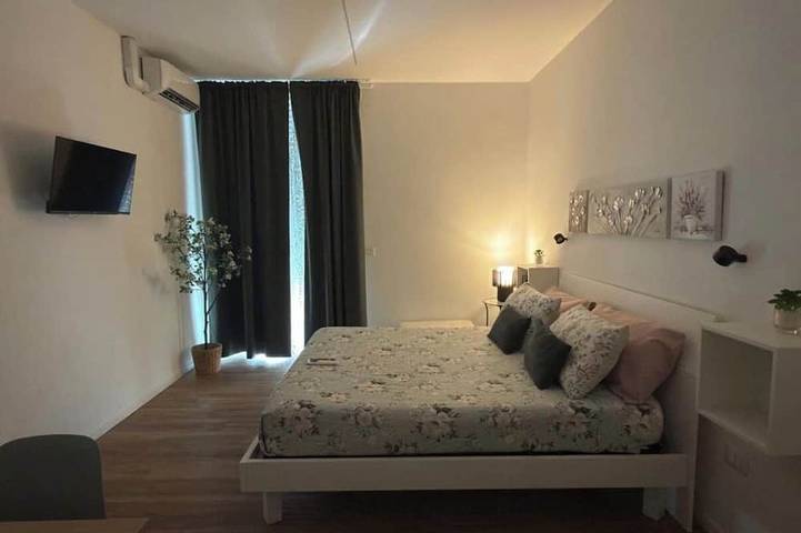 Relax in the heart of the historic district, with cozy rooms for overnight stays in Eboli, Province de Salerne