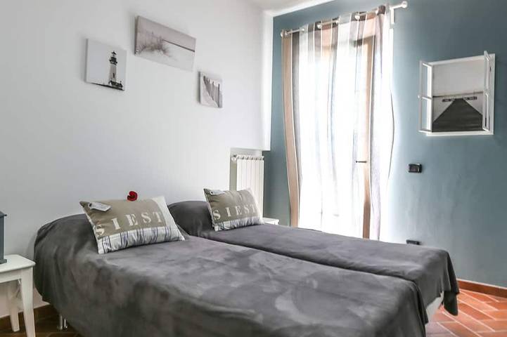Bellissima Villetta con piscina esclusiva a 50 metri dal lago in Colombare, Sirmione