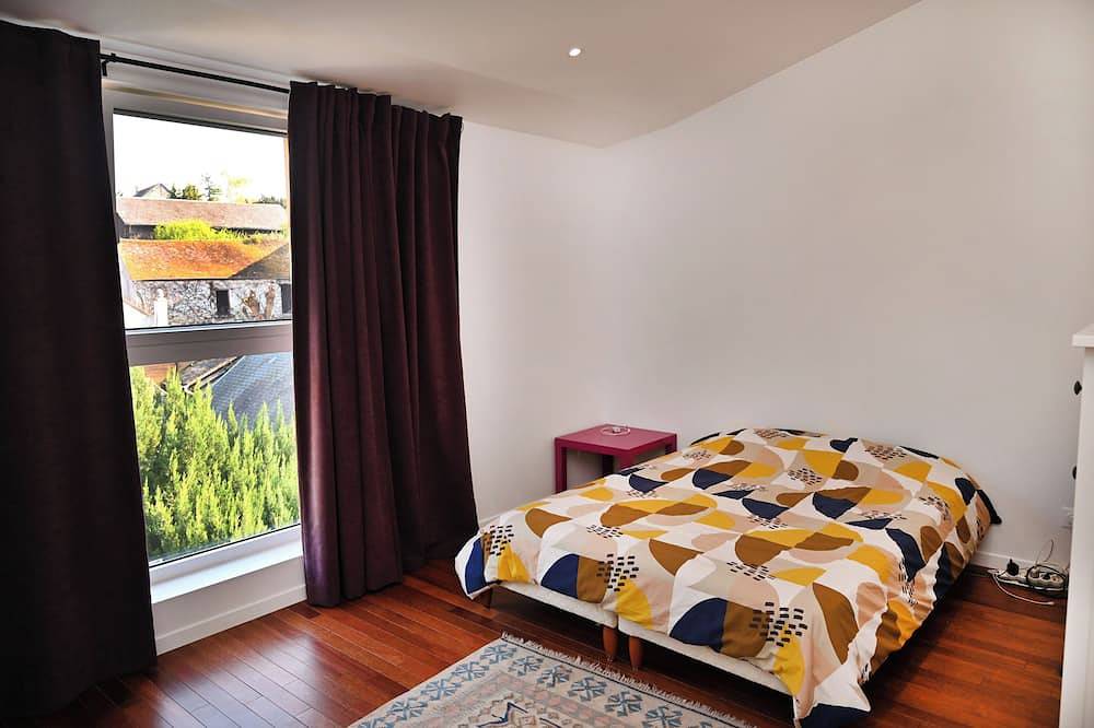 6-bedroom house with the swimming pool, jacuzzi and sauna in Villennes-sur-Seine, Yvelines
