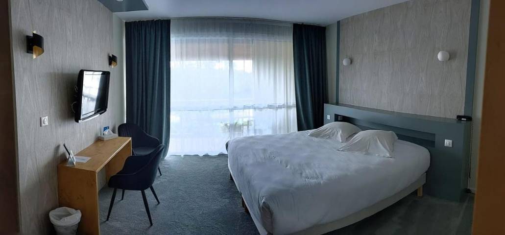 Hôtel pour 2 personnes, avec piscine ainsi que jardin et jacuzzi à Trizay - 4