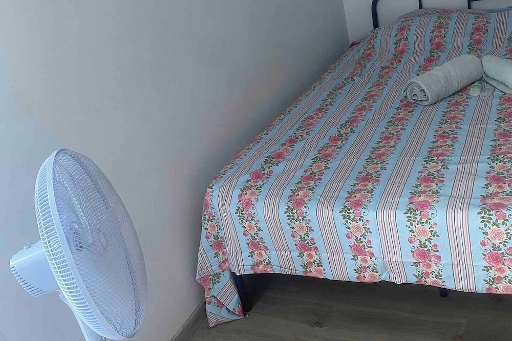 Apartamento entero, Family apartment 3 bedrooms 15 min Paris in Bois-Colombes, Altos del Sena