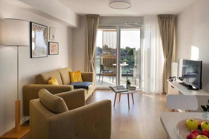 Appart’hôtel pour 2 personnes, avec Balcon et Terrasse ainsi que Jardin et Piscine