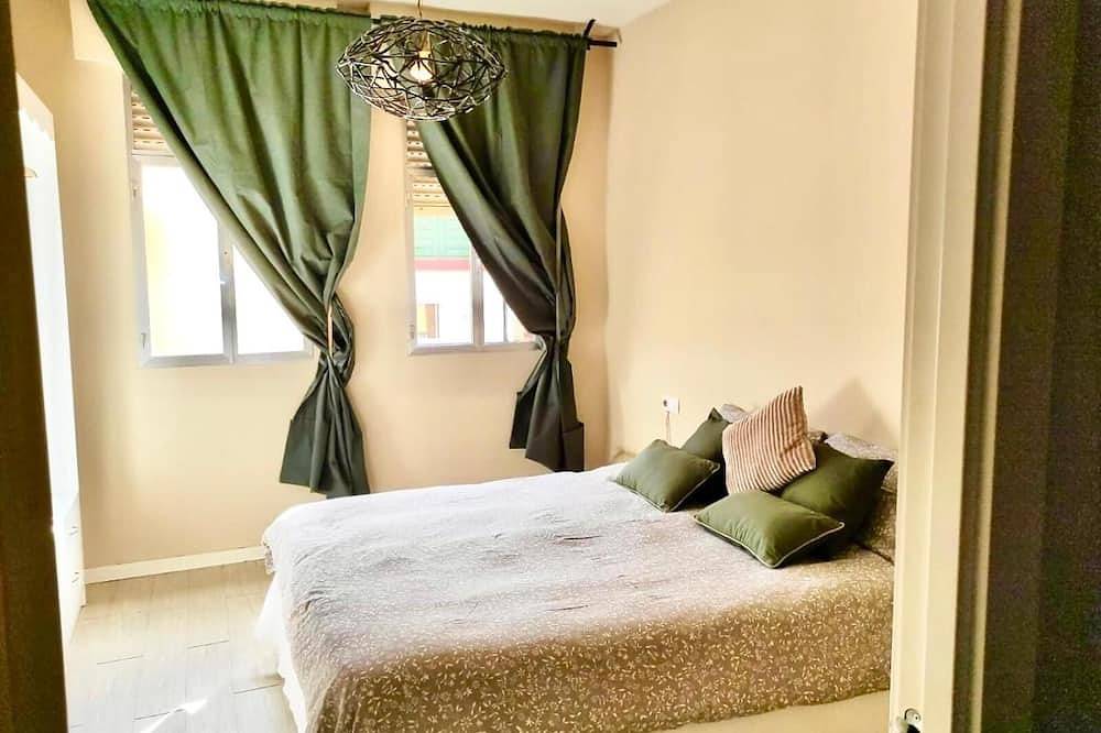 Entire apartment, Apartment 'Happy Sevilla' with Private Terrace, Wi-Fi and Air Conditioning in Alcalá de Guadaíra, Sevilla Province