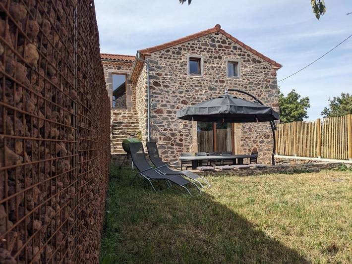 Location de vacances pour 8 personnes, avec terrasse et jardin, animaux acceptés à Saint-Just-près-Brioude - 2