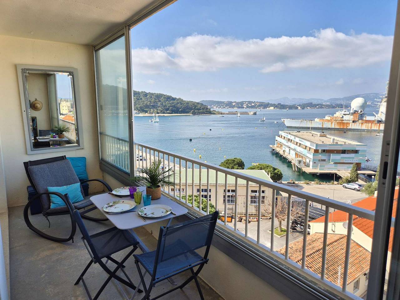 Apartamento vacacional entero, 4 sleeps, Wifi, A/C, See view, all on foot in Saint-Mandrier-sur-Mer, Costa mediterránea (Francia)
